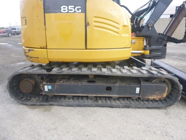 2016-deere-85g-image-38