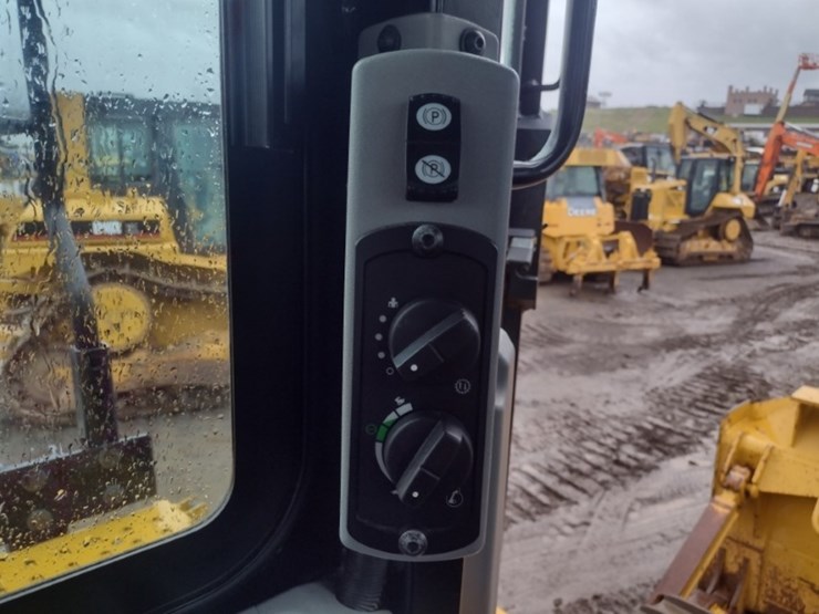 caterpillar-d6t-xl-image-13