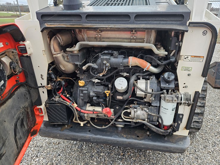 2022-bobcat-t770-image-16