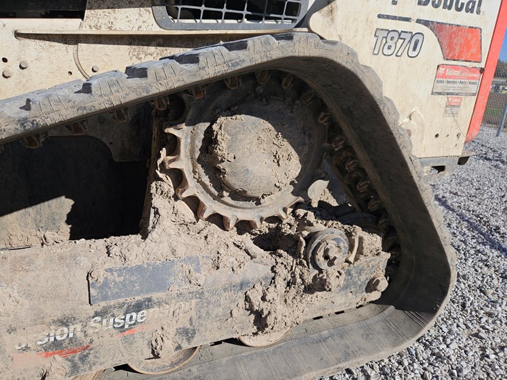 2020-bobcat-t870-image-14