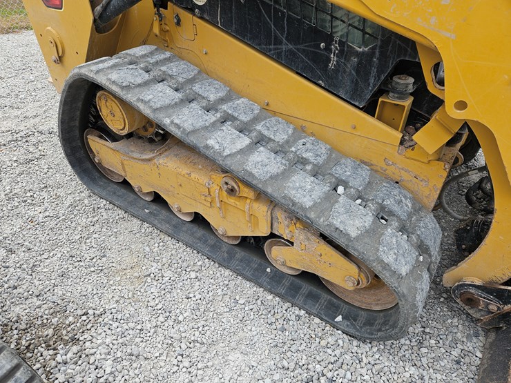 2019-caterpillar-259d3-image-14