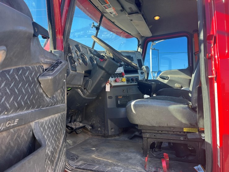 2013-mack-chu613-image-6