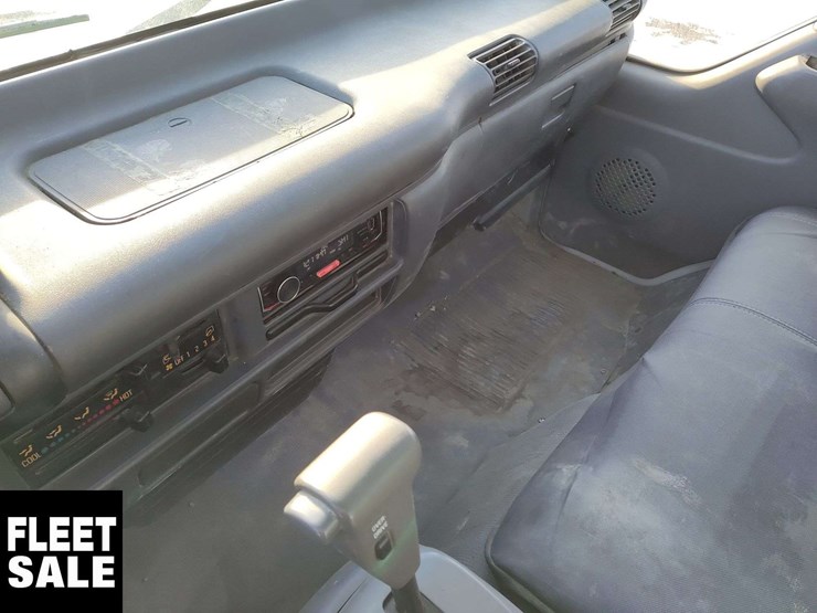 2007-gmc-w5500-image-14