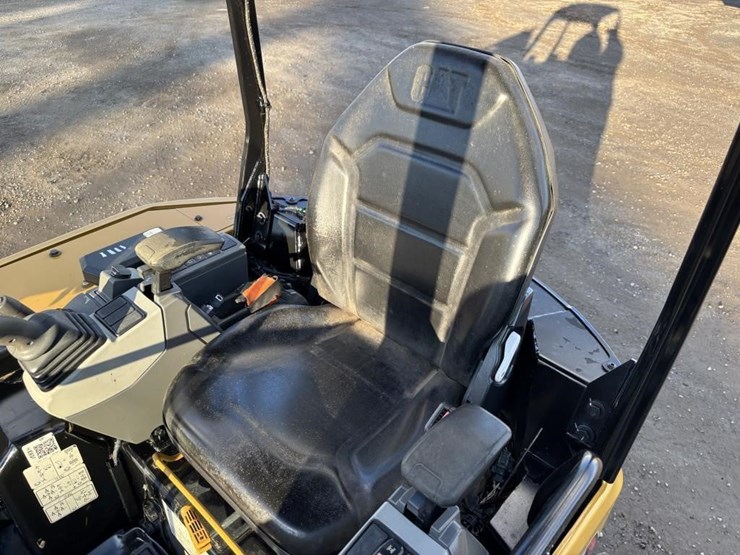 2021-caterpillar-302.7cr-image-28