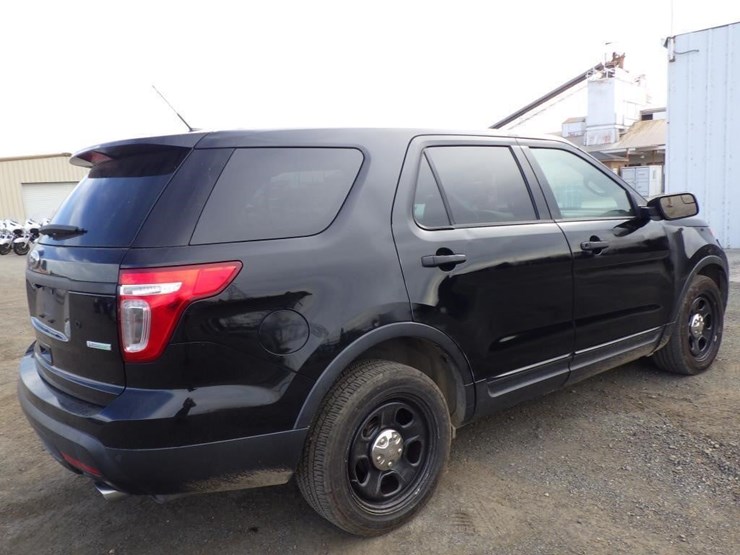 2015-ford-explorer-image-3