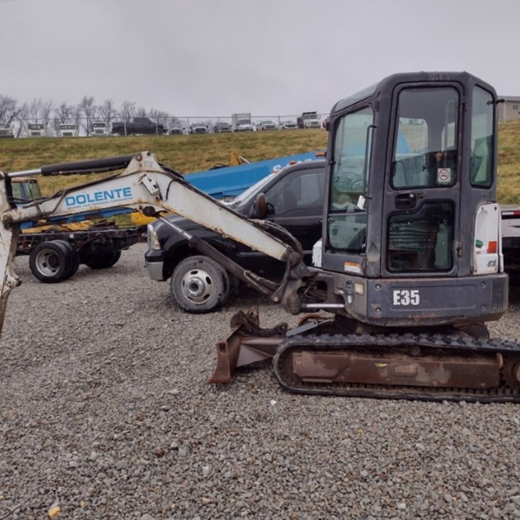 BOBCAT E35