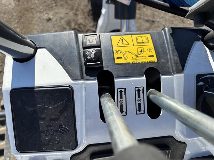 2022-bobcat-e10e-hydraulic-excavator-image-33