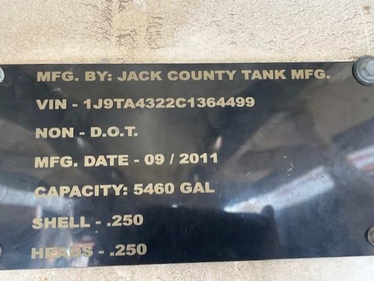 2011-jack-county-130-bbl-vacuum-trailer-image-8