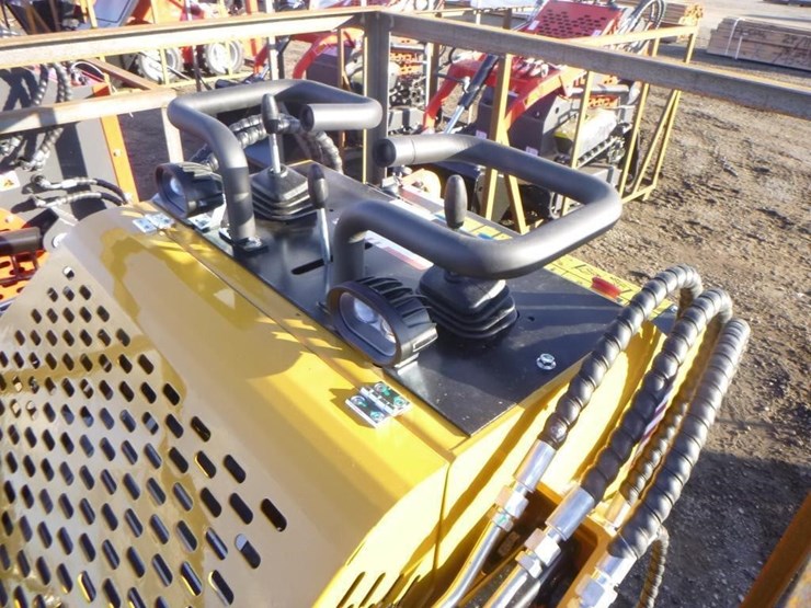 2025-agt-mx-mrt14-skid-steer-track-loader-image-14