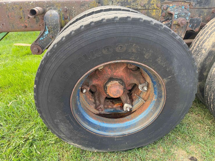 tri-axle-detach-trailer-image-12