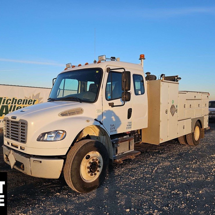 2005 FREIGHTLINER M2 106
