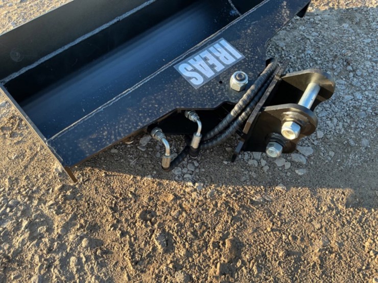 hydraulic-tilting-bucket-for-mini-excavator-image-2