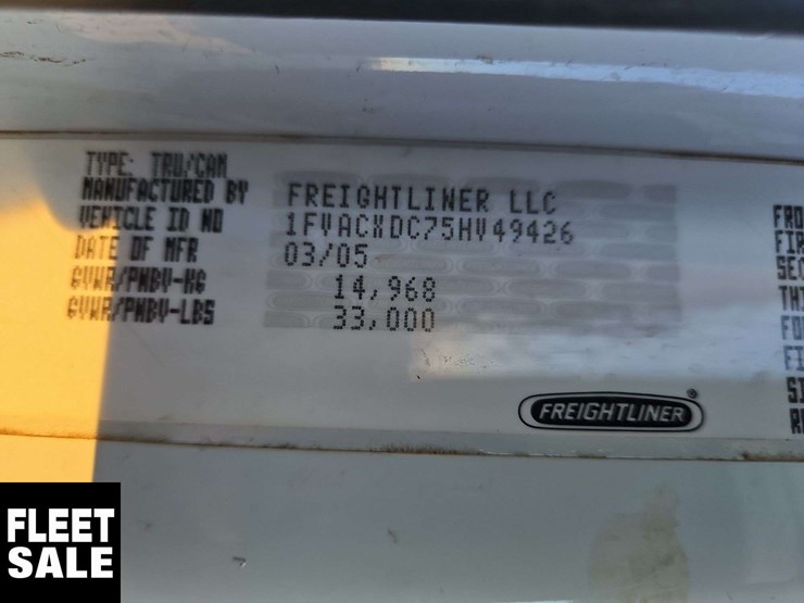 2005-freightliner-m2-106-image-55