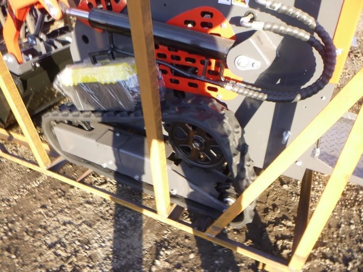 2025-agt-ysrt14-skid-steer-track-loader-image-18