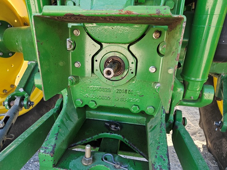 2016-john-deere-6105e-image-18