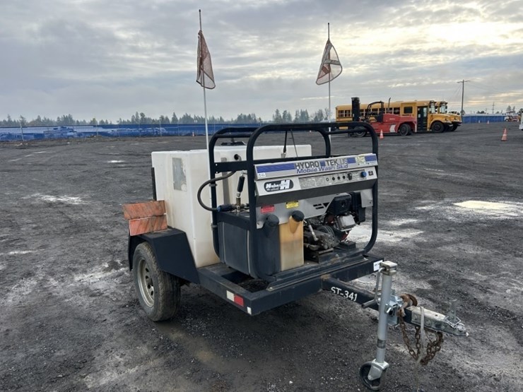 hydrotek-ss30005vs-towable-pressure-washer-image-5