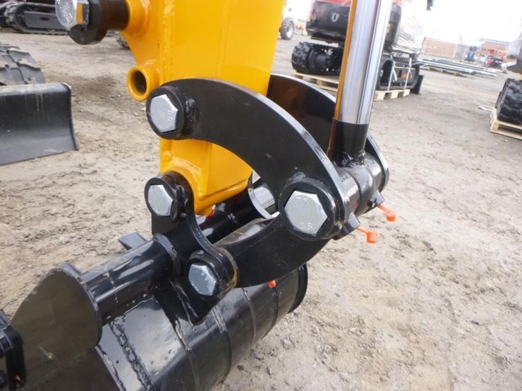 2025-vicsec-vc13c-hydraulic-excavator-image-11