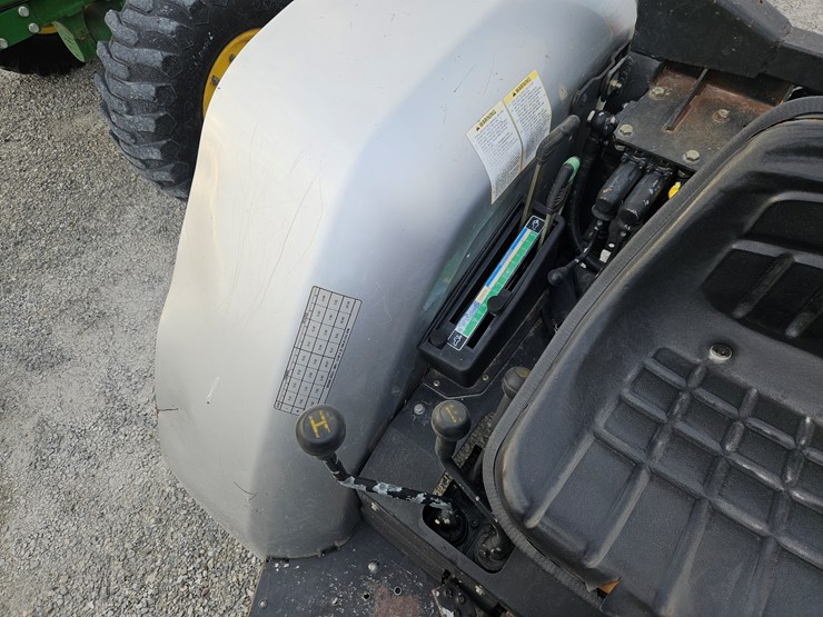 #203585-•-white-6045-tractor-image-13