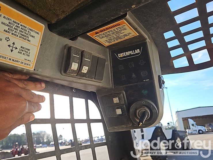 2003-caterpillar-246d-image-25