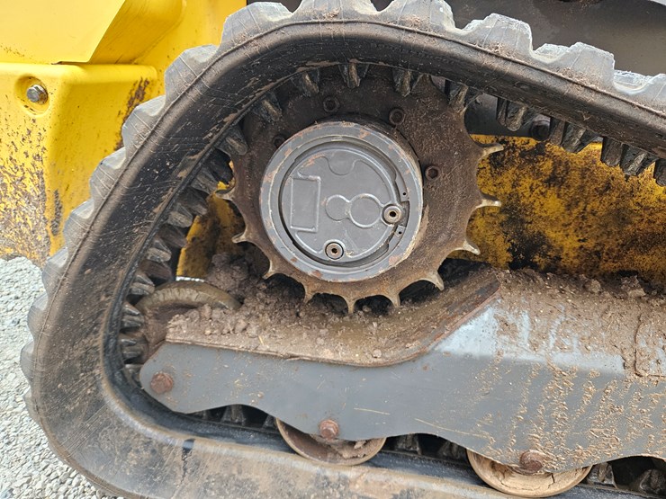 2019-new-holland-c245-image-19