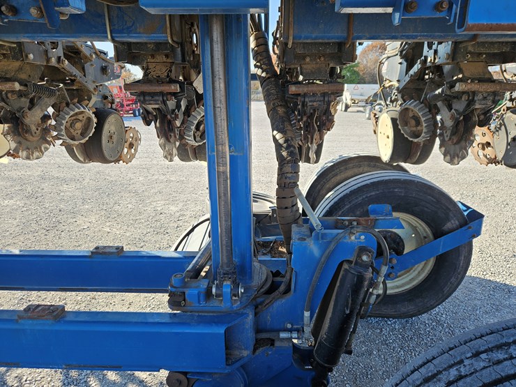 2012-kinze-3660-image-4
