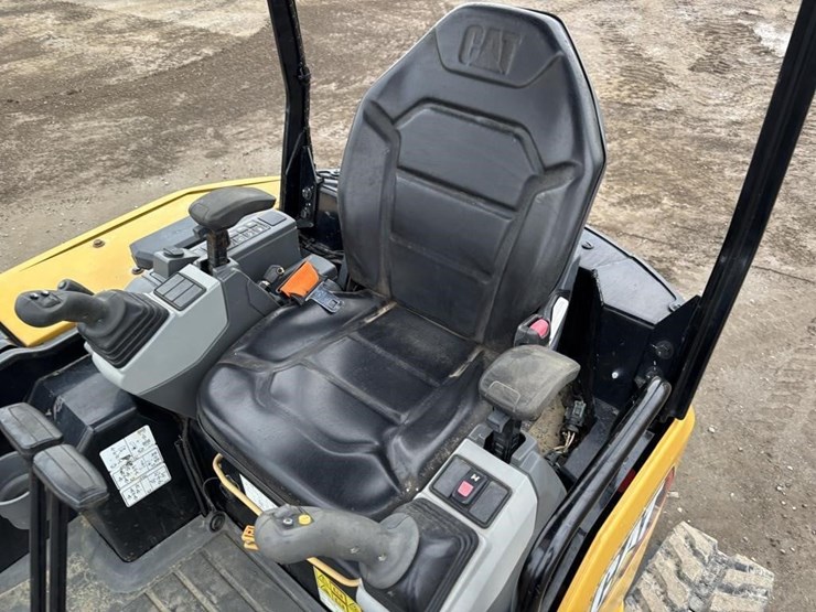 2022-caterpillar-302.7cr-image-25