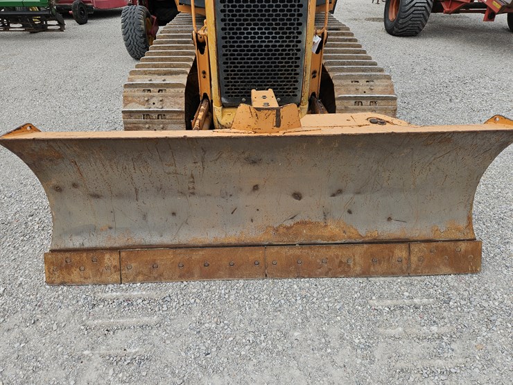 2012-case-850l-xlt-image-3