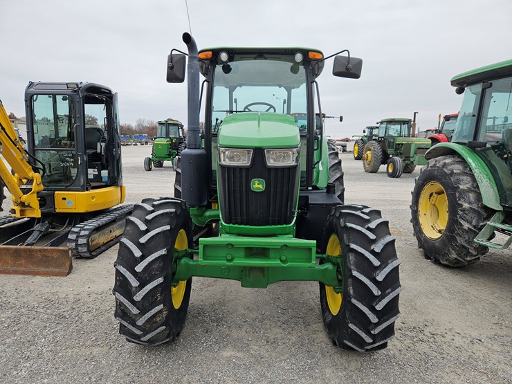 2017-john-deere-6120e-image-2