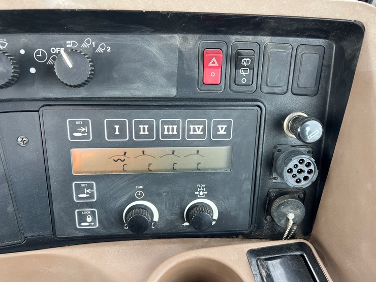 2002-john-deere-8420t-image-11