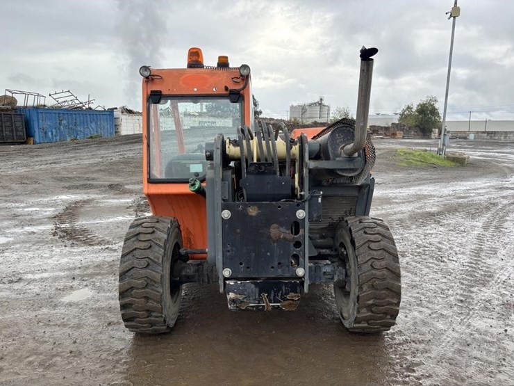 2013-jlg-g5-18a-image-8