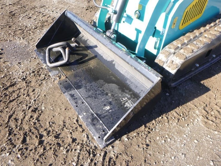 2024-mach-pro-mp-s300-skid-steer-track-loader-image-9