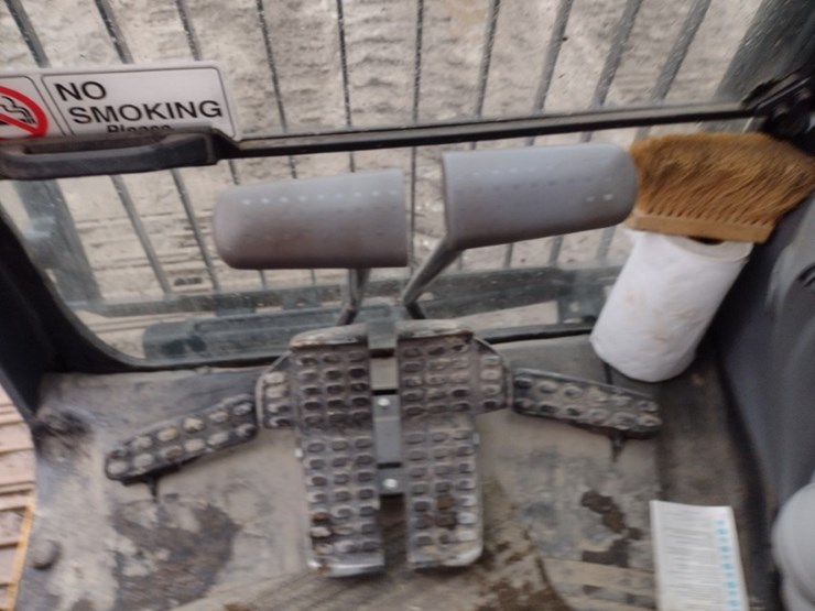 deere-200-lc-image-8