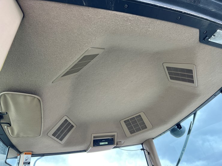 2002-john-deere-8420t-image-7