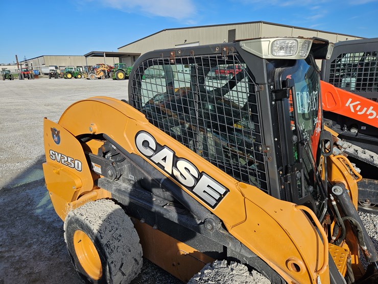 2012-case-sv250-image-19