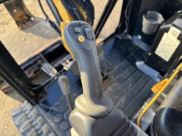 2021-caterpillar-302.7cr-image-31