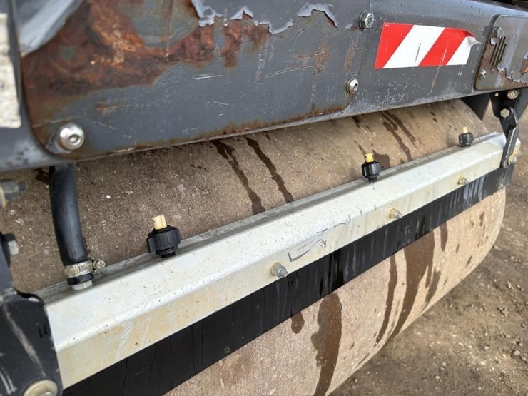 2015-dynapac-cc1200-image-15