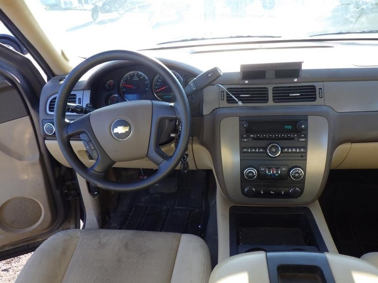 2014-chevrolet-tahoe-image-9