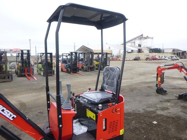 2025-vicsec-vc13-hydraulic-excavator-image-18