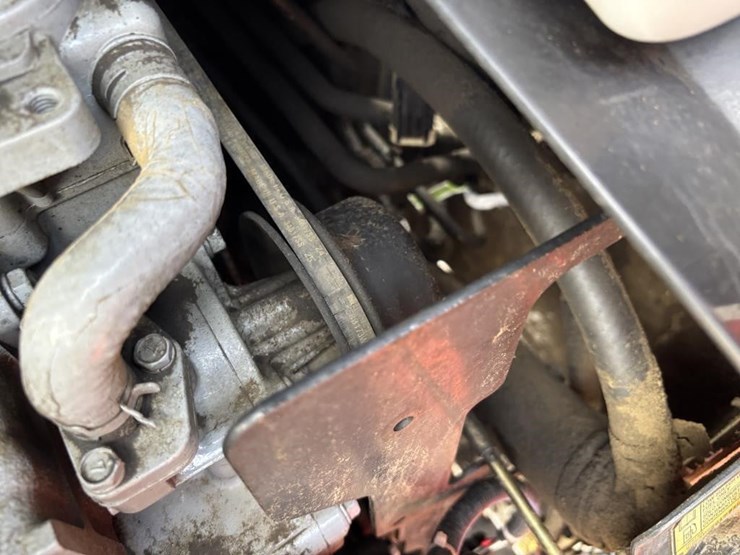 2012-bobcat-s175-image-40