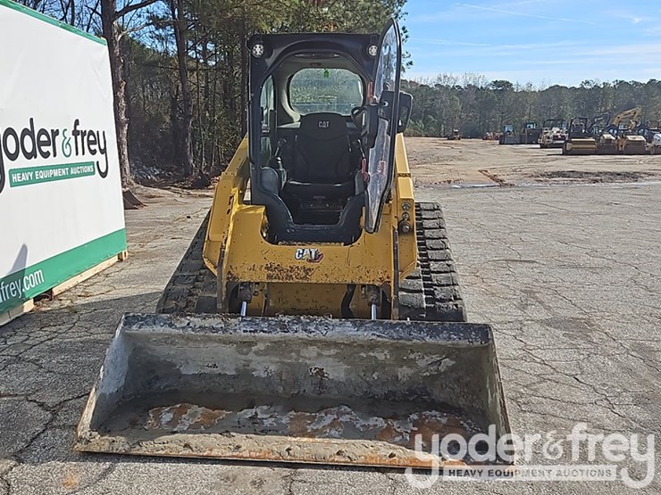 2021-caterpillar-299d3-image-1