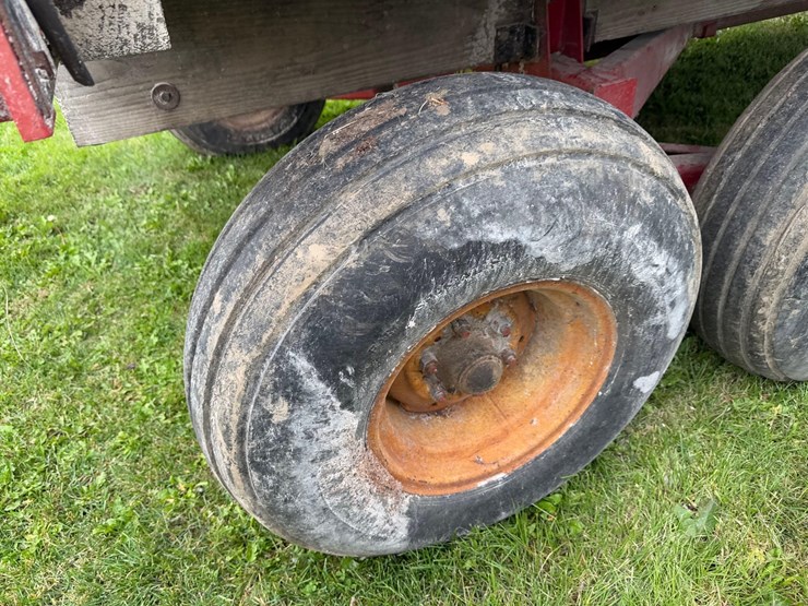 15’-h&s-tandem-forage-wagon-image-8