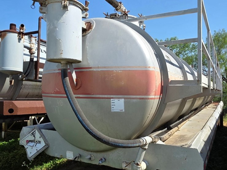 2012-proco-130bbl-vac-trailer-image-1