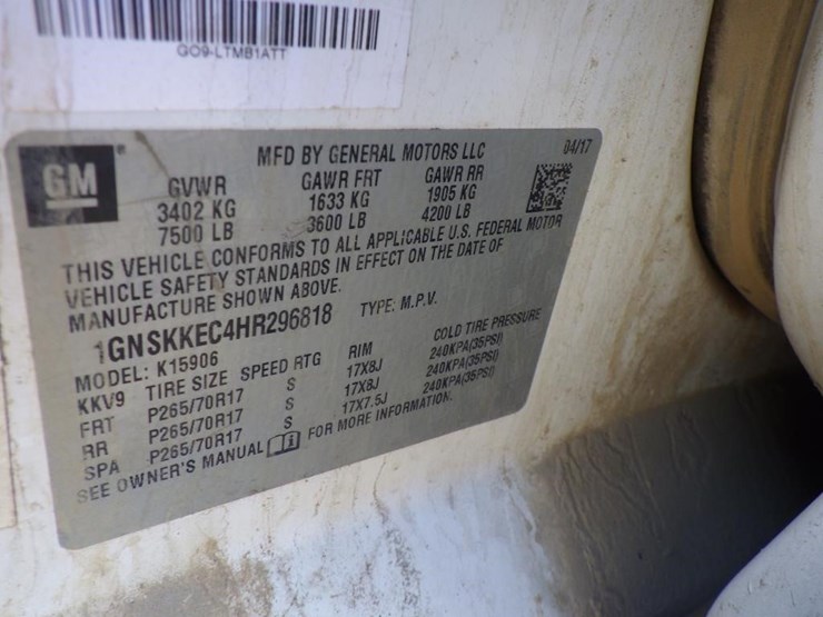 2019-chevrolet-suburban-image-16