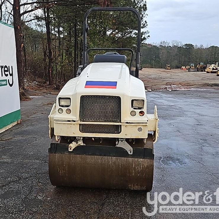 2014 CATERPILLAR CB24B