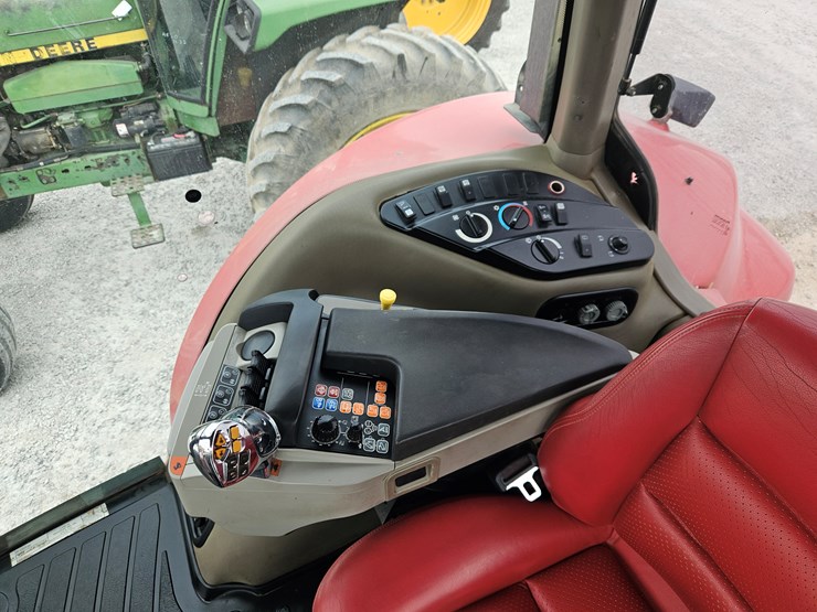 2009-case-ih-magnum-210-image-16