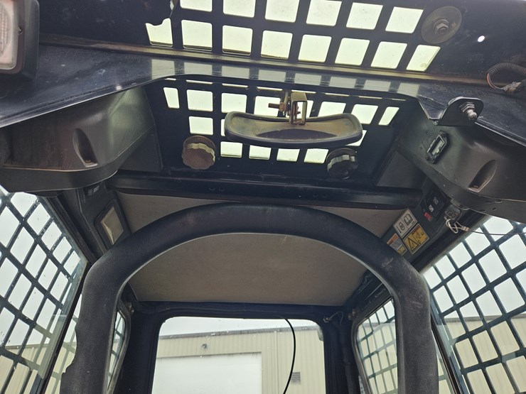 2004-caterpillar-277b-image-8