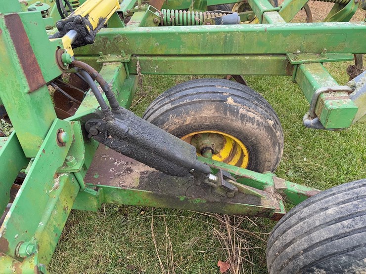 17-shank-john-deere-disc-chisel-image-13