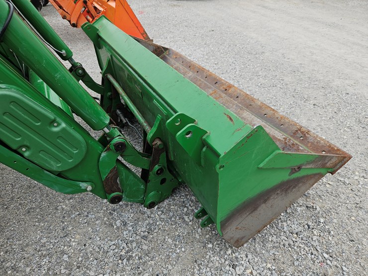 2016-john-deere-6120e-image-6