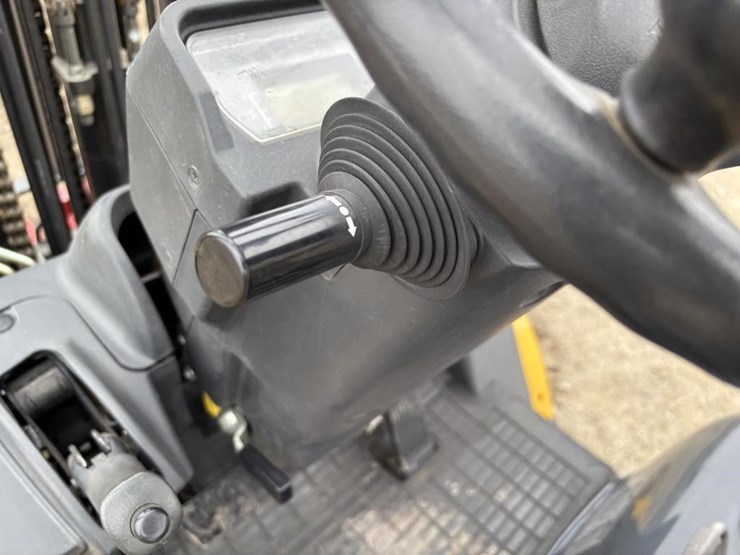 2021-caterpillar-gp30n-image-21