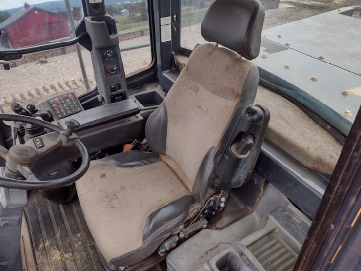 19-deere-824k-image-14